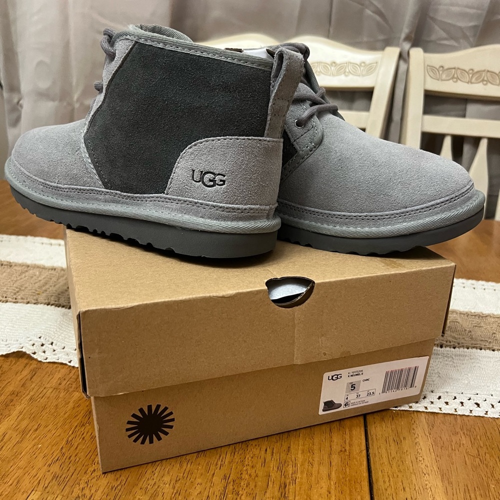 UGG Neumel II Kids Boots - Brand New with box